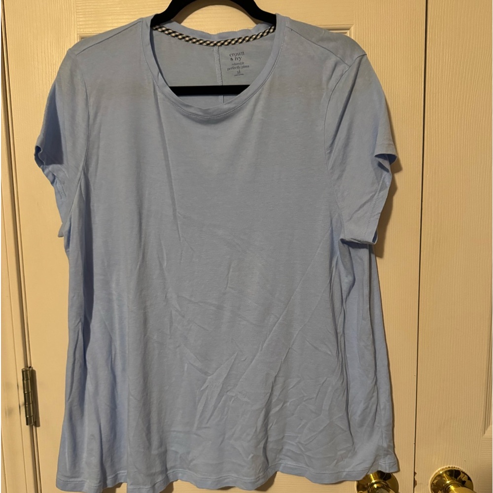 Crown&Ivy Pullover Short Sleeve Relaxed Fit T-shirt.